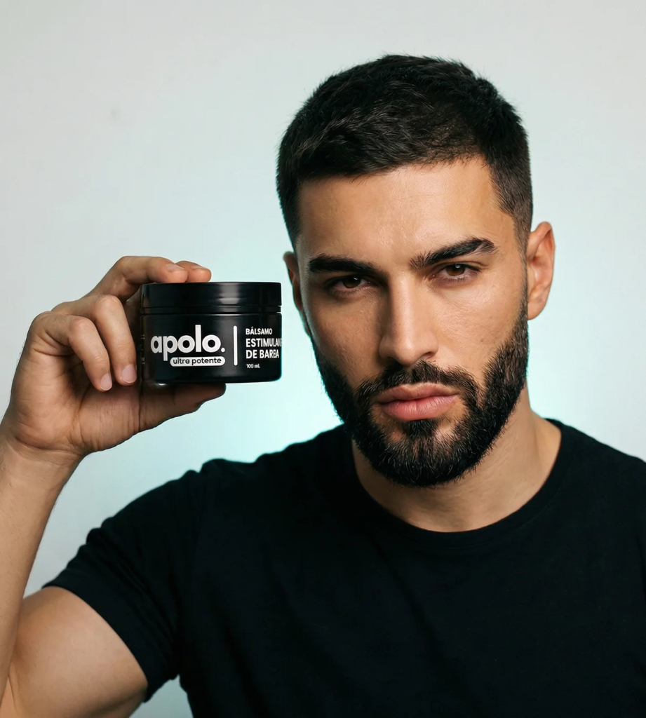 Hombre sosteniendo el envase de Apolo Ultra